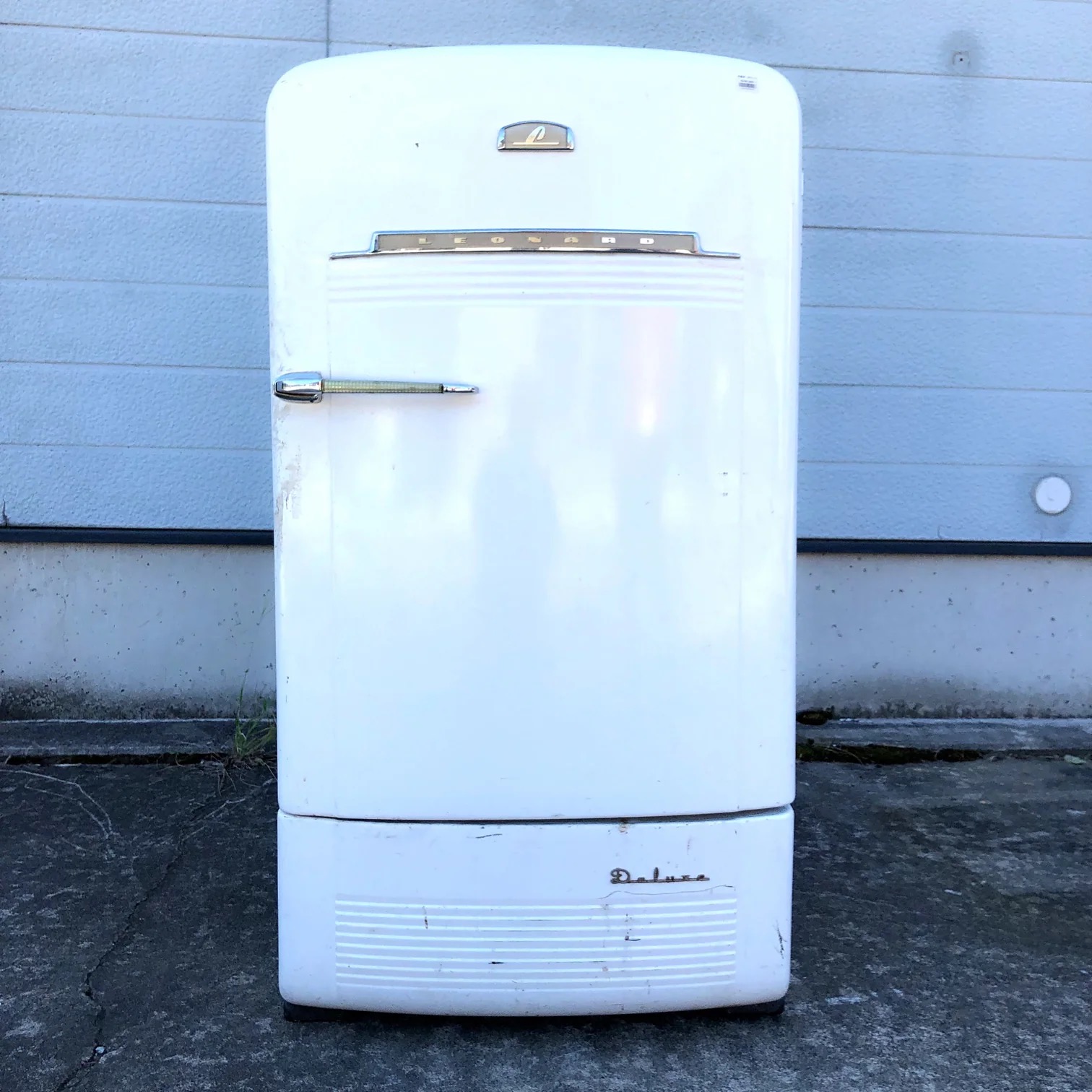 古いアメリカの冷蔵庫 Leonard company(レナードカンパニー)製の冷蔵庫が入荷致しました